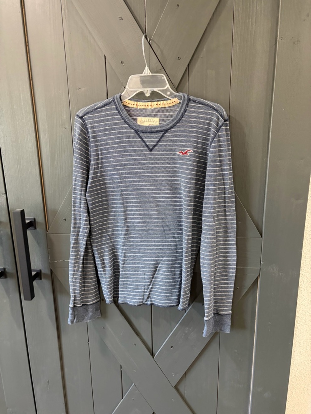 Hollister Men’s Small Blue and White Striped Long Sleeve Tee